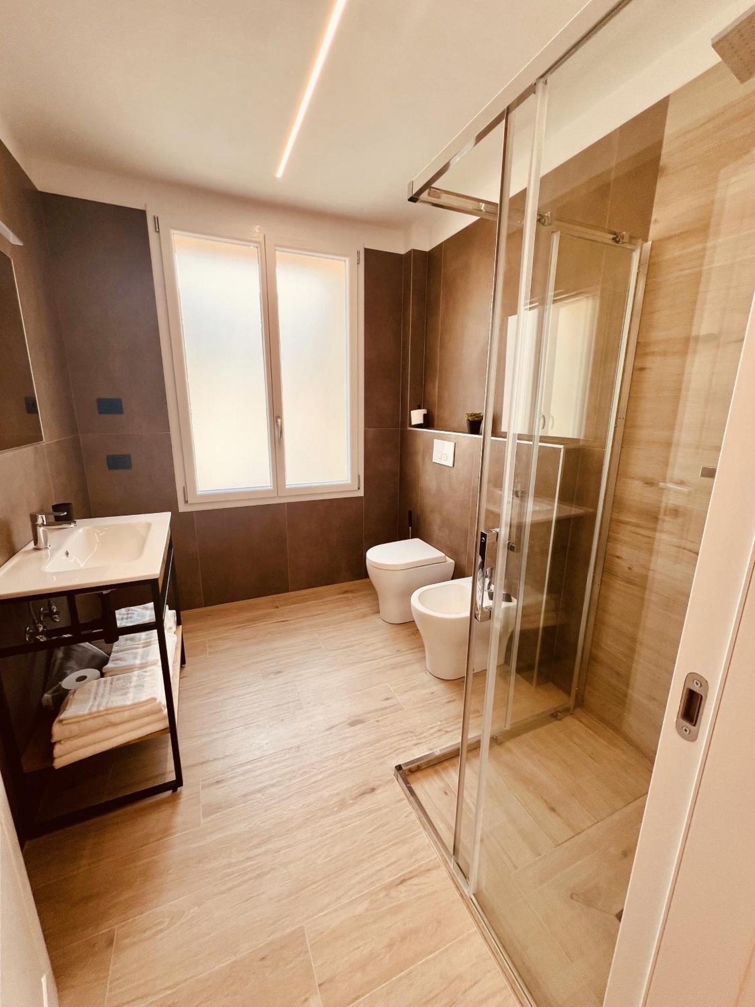 Cinque Terre Hub Suite Art La Spezia Bagian luar foto